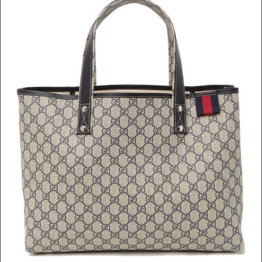 SOLD! Gucci GG Supreme Tote bag